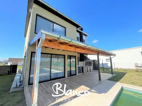 Pilar del Este - Santa Elena -