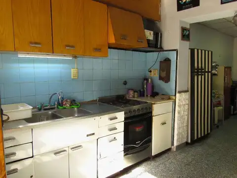 Casa 5 ambientes con 2 baños