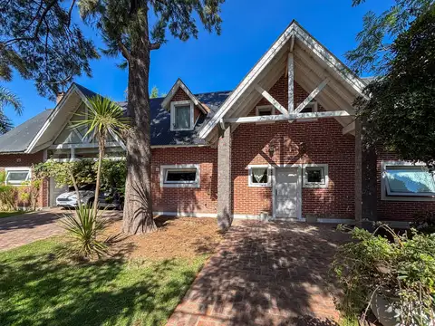 Casa en Venta en Villa Elisa [Cod: 9]