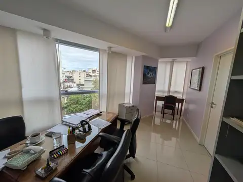Oficina en Alquiler al Este