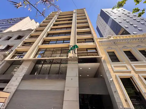 Oficina 19 ambientes con 6 baños