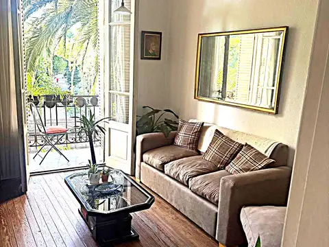 Departamento de tres ambientes y medio con terraza