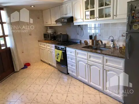 Casa 4 ambientes con 3 baños