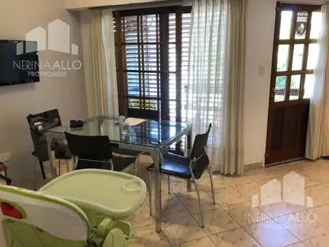 Casa en Venta con 3 cocheras
