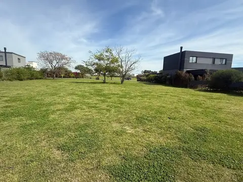 Terreno en Venta en Pilar del Este - San Ramiro, USD 42.000