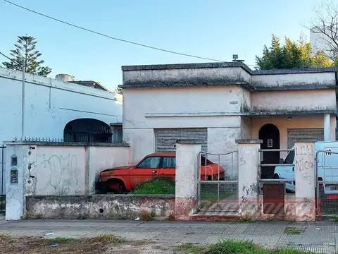 Terreno - Venta - Argentina, CASTELAR - LUIS MARIA DRAGO 2400