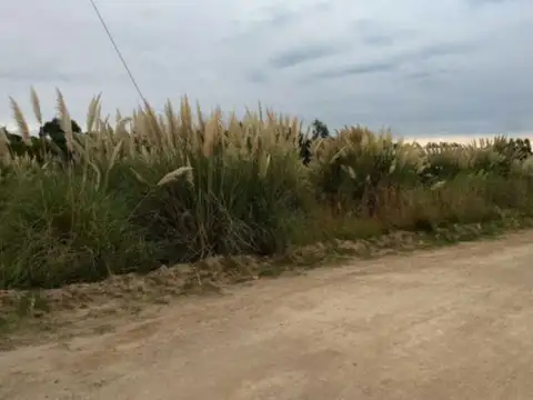 Tres Arroyos e/ Tucumán y Santa Fe