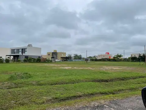 Lote en barrio El Ensueño