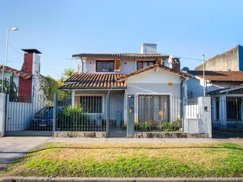 Toribio de Luzuriaga al 800