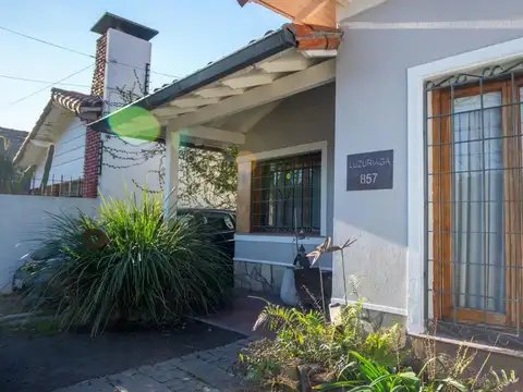 Casa 6 ambientes con 2 baños