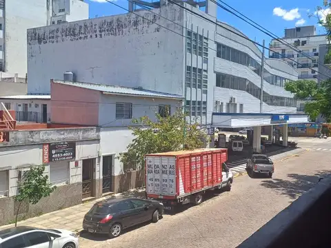 PH de tres ambientes reciclado con Patio en Manuel Rodirguez 1800