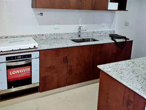 SEMIPISO 4 AMB- 3 DORMITORIOS  1 EN SUITE . A ESTRENAR   COCHERA CUBIERTA-  SUM