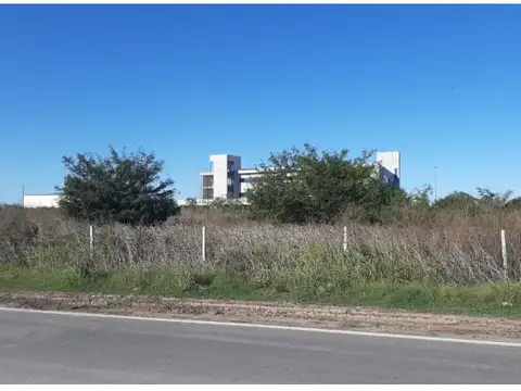 Lote en venta sobre Au Rosario - Bs As Zona Industrial