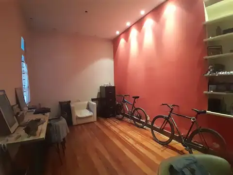 Casa 3 ambientes, super amplia con patio