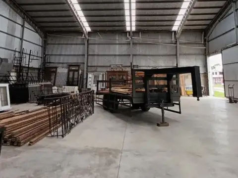 GALPON EN VENTA, ESQUINA COMERCIAL E INDUSTRIAL.