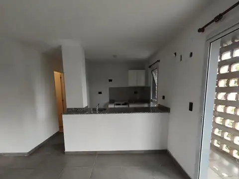 Departamento en Alquiler en Alto Alberdi, $ 420.000