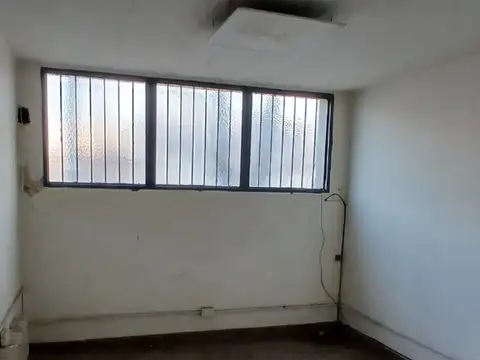 Galpón 900m2 S/Lote 16x34 Techo Losa; Sótano; Zonif: Mixtura 1