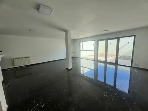 Casa en Alquiler en Neuquen, $ 3.200.000