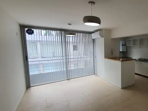 Av Centenario 2500, Piso 1