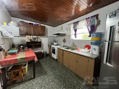 Casa en Venta con 3 cocheras