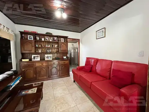 Casa 3 ambientes con 1 baño