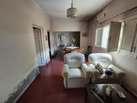 Casa en Venta con 4 cocheras