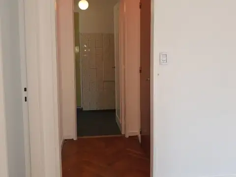 Departamento 3 Amb. - con Balcon Al Frente - Muy Luminoso