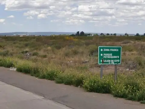 LOTE FRENTE RUTA 84. PROXIMO POLO LOGISTICO DE LUJAN DE CUYO