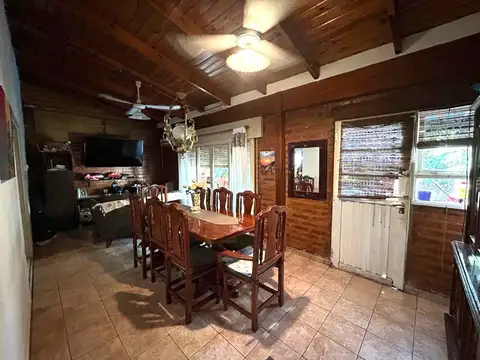 Casa 5 ambientes con 2 baños