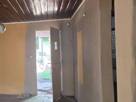 Casa 3 ambientes con 1 baño