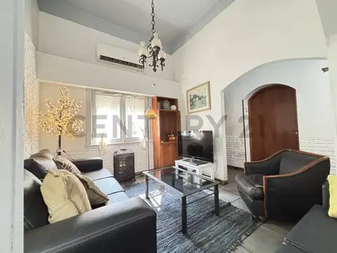 VENTA CASA 6 AMBIENTES. VILLA URQUIZA.