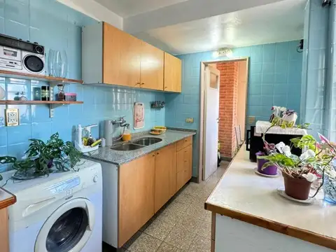 AMPLIO 3 AMBIENTES MUY LUMINOSO CON BALCON CORRIDO