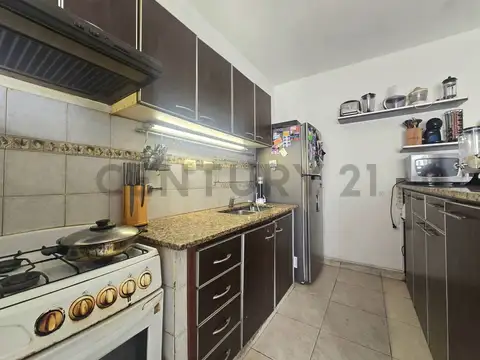 PH EN VENTA 4 AMBIENTES EN MONTE CASTRO CON PATIO Y TERRAZA