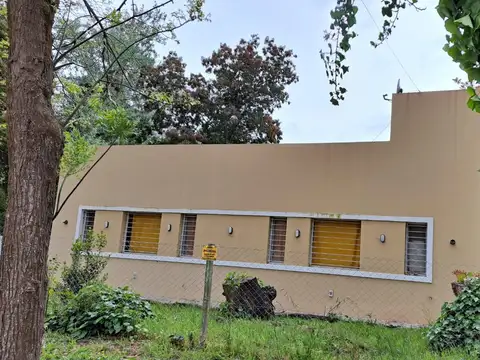 Casa 2 ambientes con 2 baños