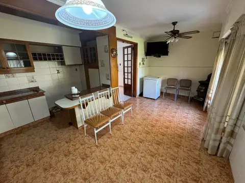 Casa 4 ambientes con 1 baño