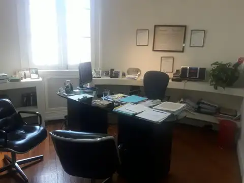 Venta Oficina 157 m2 Edif histórico Pasaje Rivarola 100 Hecho a nuevo