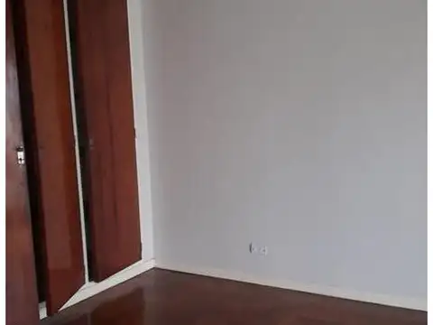 Amplio 2 ambientes al contrafrente en Olivos