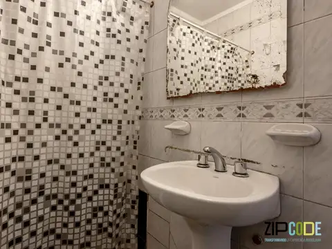 Depto Tipo Casa en Venta al Este