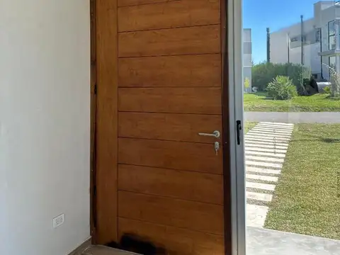Casa en Venta en La Reserva, USD 240.000