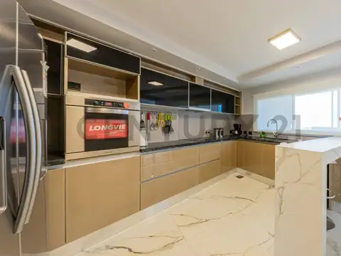 Avenida del Valle 27900, Piso 9