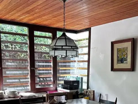 Casa en Venta con 3 cocheras