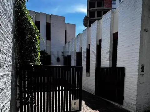 Venta Casa en calle 45 e/ 19 y 20 - La Plata -