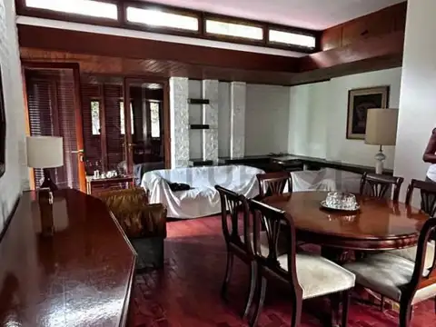 Venta Casa en calle 45 e/ 19 y 20 - La Plata -