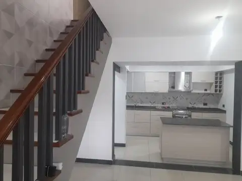 Depto Tipo Casa en Venta en Parque Chacabuco, USD 185.000