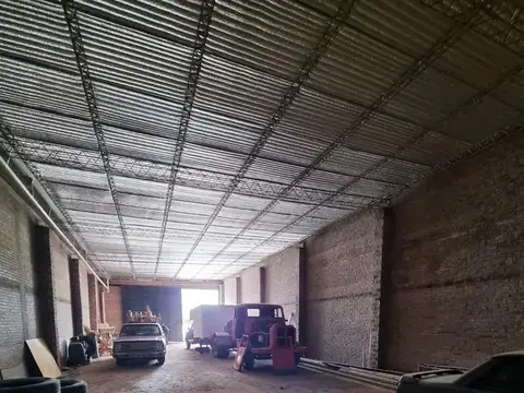 Galpon en Venta 28  mts Fondo