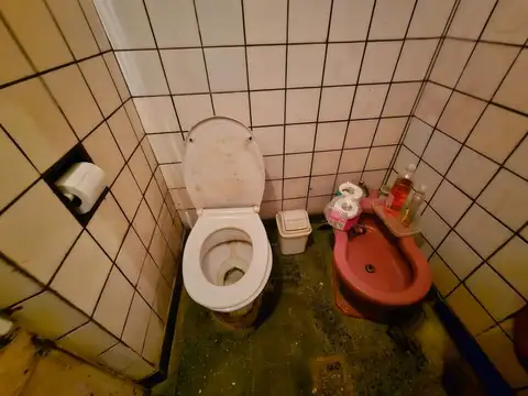 SAN MARTIN: ALQUILER CENTRICO LOCAL 3,3 x 12 m. SIN EXPENSAS