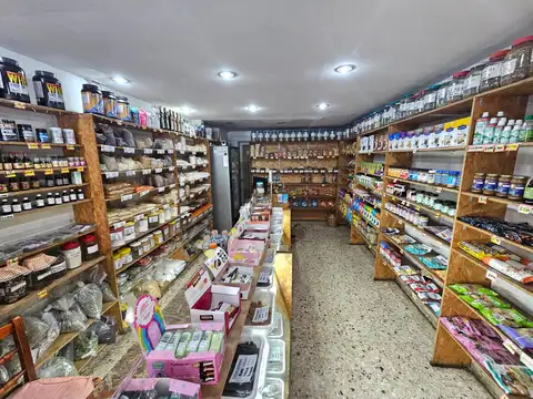 SAN MARTIN: ALQUILER CENTRICO LOCAL 3,3 x 12 m. SIN EXPENSAS