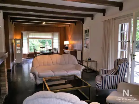 Casa 5 ambientes con 4 baños