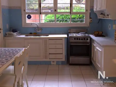 CASA EN VENTA EN PINARES, PLAYA MANSA , 4 DORMITORIOS