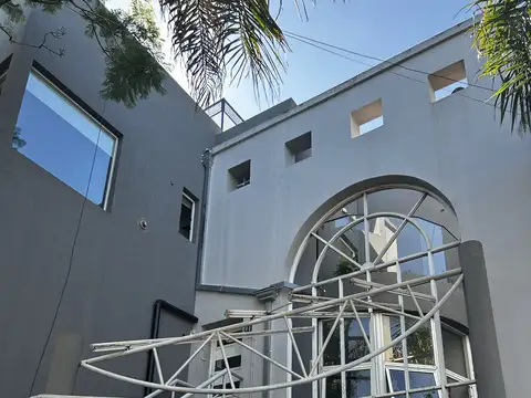 Oficina en primer piso por escalera. 28m2